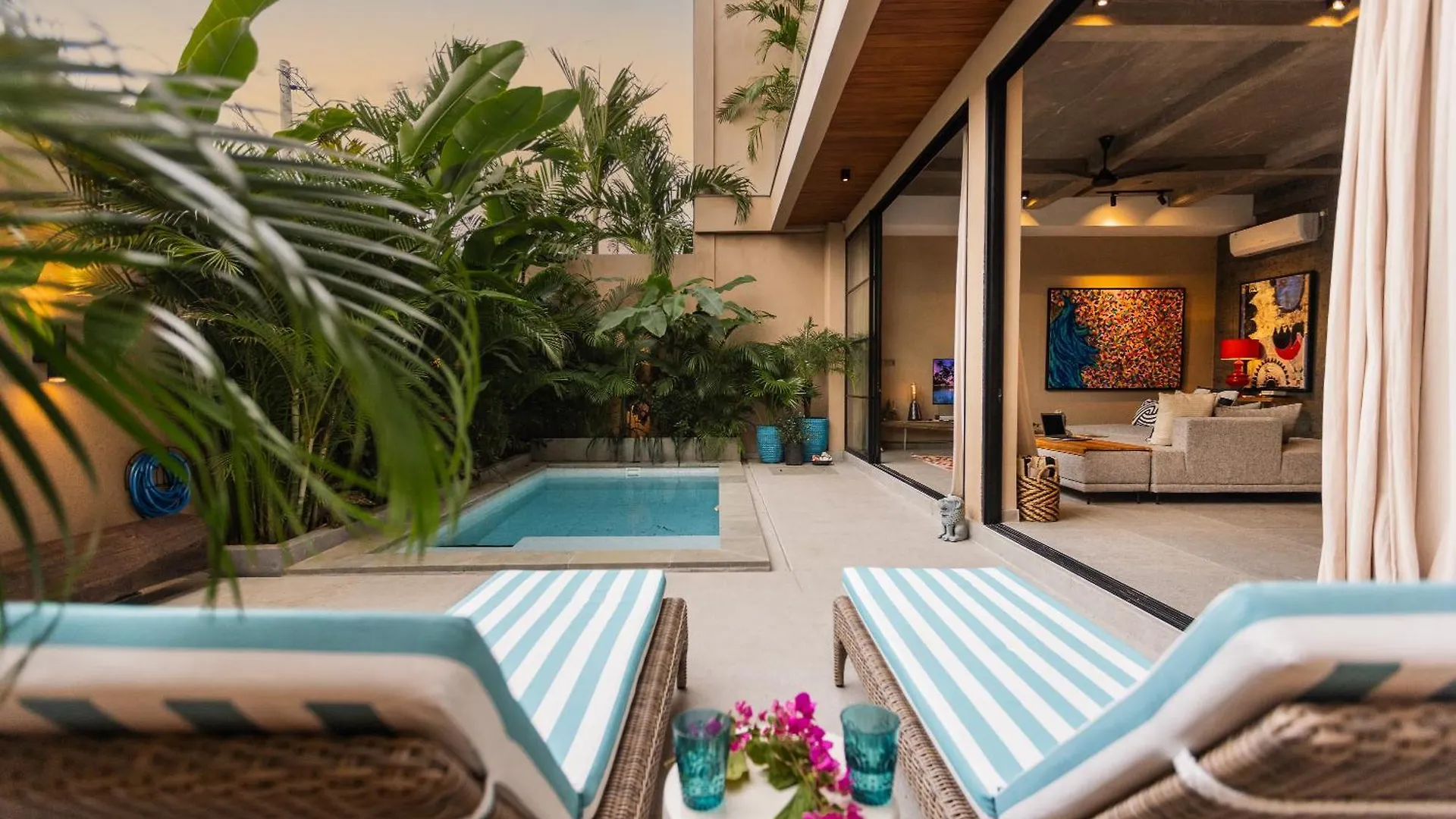 Dune 1 Villas Seminyak Indonesien